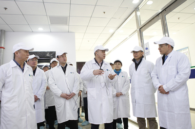 辛國(guó)斌赴北京經(jīng)濟(jì)技術(shù)開(kāi)發(fā)區(qū)調(diào)研智能制造發(fā)展情況